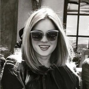 Meet your Posher, Stephanie